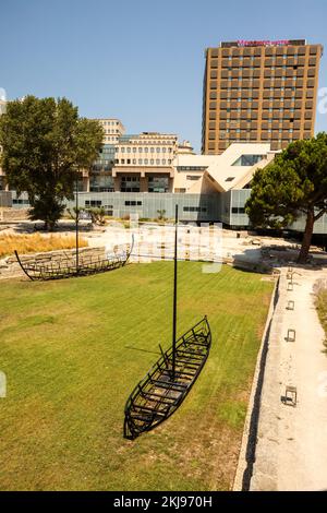 Archéologique, site, des, Jardins des vestiges, partie de la, Musée d'Histoire de Marseille, Marseille Musée d'Histoire, Marseille, Marseille, commune de Bouches-du-Rhône, la deuxième plus grande ville de France, Marseille, est la préfecture des Français, département des Bouches-du-Rhône, et, capitale, De la région Provence-Alpes-Côte d'Azur. Sud de la France,France,Français,deuxième plus grande ville de France,août,été,Europe,européen,Port Antique,le jardin des vestiges est un jardin contenant les vestiges archéologiques de l'ancien port de Marseille, France. Banque D'Images