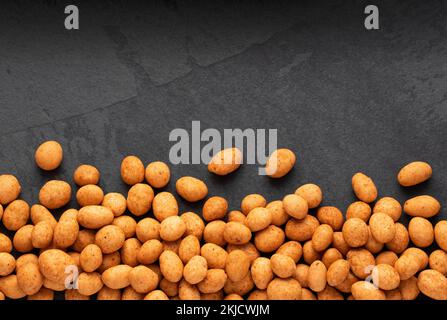 Arachis hypogaea - arachides biologiques frites au Japon Banque D'Images