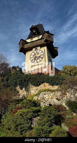 La tour de l'horloge - Uhrturm à Graz, Autriche, célèbre structure historique le jour de l'été Banque D'Images