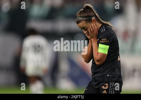 Turin, Italie, 24th novembre 2022. Katie McCabe d'Arsenal réagit lors du match de l'UEFA Womens Champions League au stade Juventus, à Turin. Crédit photo à lire: Jonathan Moscrop / Sportimage crédit: Sportimage / Alay Live News Banque D'Images