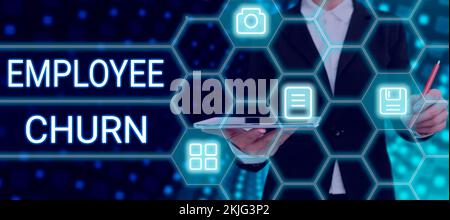 Texte d'écriture le taux de roulement des employés, le taux de changement des postes existants est perdu et ajouté Banque D'Images