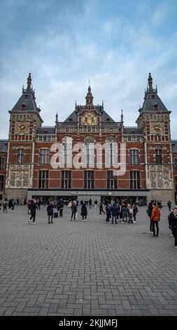 Amsterdam Centraal Station la plus grande gare d'Amsterdam Banque D'Images