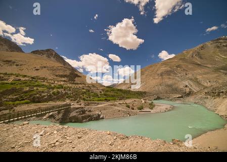 Paysages du village de Purne en route pour Padam Zanskar de Manali Banque D'Images