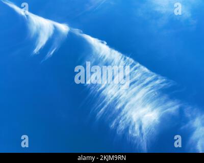 Nuage de plumes Cirrus Zirrus, nuage de glace à haute altitude, Allemagne, Europe Banque D'Images