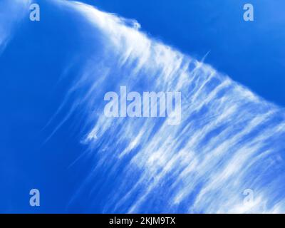 Nuage de plumes Cirrus Zirrus, nuage de glace à haute altitude, Allemagne, Europe Banque D'Images