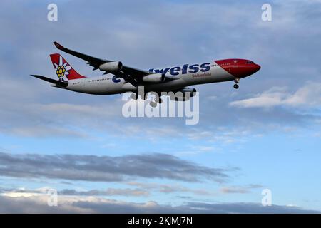 Avion Edelweiss Air, Airbus A340-300, HB-JMD Banque D'Images