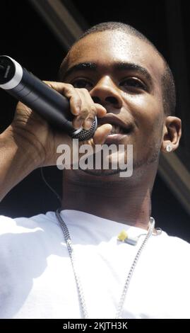 CHANTEUR SOUL R&B, MARIO, CONCERT, 2005 : le chanteur américain MARIO – nom complet Mario Dewar Barrett – à Red Dragon Party in the Park à Cardiff, pays de Galles, le 19 juin 2005. Photographie : ROB WATKINS. INFO : Mario, un chanteur américain de R&B né le 27 août 1986, est devenu célèbre avec son premier single en 2002 'Just a Friend 2002'. Connu pour sa voix douce et ses paroles sincères, des tubes comme Let me Love You ont solidifié sa place dans le R&B contemporain Banque D'Images