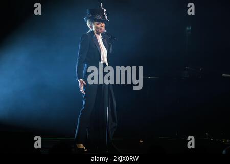 Madrid, Espagne. 24th novembre 2022. La chanteuse Marta Sanchez se produit au cours de son concert 'de Cerca' au théâtre Zarzuela à Madrid du 24 au 22 novembre 2022. Espagne (photo par Oscar Gonzalez/NurPhoto) Credit: NurPhoto/Alay Live News Banque D'Images