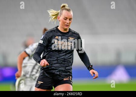 Turin, Italie. 24th novembre 2022. Stina Blackstenius (25) d'Arsenal vu dans le match de l'UEFA Women's Champions League entre Juventus et Arsenal au stade de Juventus à Turin. (Crédit photo : Gonzales photo/Alamy Live News Banque D'Images