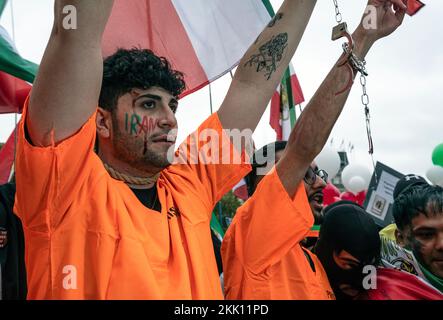 Les Iraniens vivant en Angleterre protestent contre la République islamique en Iran. Ils soutiennent le soulèvement des Womens contre le régime répressif à l'égard de l'usure Banque D'Images