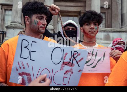 Les Iraniens vivant en Angleterre protestent contre la République islamique en Iran. Ils soutiennent le soulèvement des Womens contre le régime répressif à l'égard de l'usure Banque D'Images