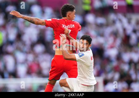 Al Rayyan, Qatar. 25th novembre 2022. Brennan Johnson du pays de Galles lors du match de la coupe du monde de la FIFA, Qatar 2022, Groupe B, entre le pays de Galles et l'Iran a joué au stade Ahmad Bin Ali le 25 novembre 2022 à Al Rayyan, Qatar. (Photo de Bagu Blanco / PRESSIN) Credit: PRESSINPHOTO SPORTS AGENCY/Alay Live News Banque D'Images