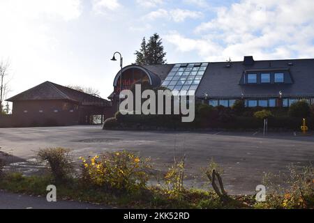 Zone d'entrée vide du parc à thème de Klotten en hiver Banque D'Images