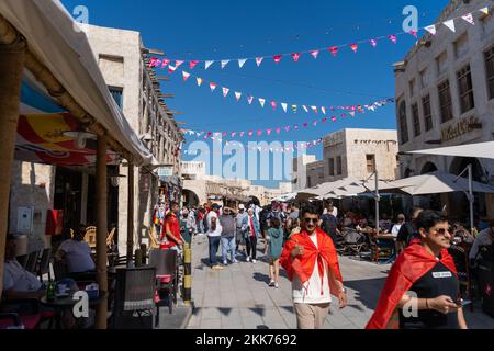 Fan international de football à Souq Waqif Doha lors de la coupe du monde de la FIFA 2022 Qatar. Banque D'Images