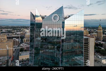 Frost Bank Tower dans la ville de San Antonio - SAN ANTONIO, ÉTATS-UNIS - 3 NOVEMBRE 2022 Banque D'Images