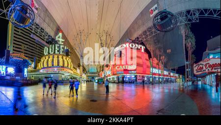 Las Vegas, Etats-Unis - 11 mars 2019 : vie nocturne dans Fremont Street. Fremont Street est la partie la plus ancienne de Las Vegas. Nommé en l'honneur de l'explorateur John Charles Banque D'Images