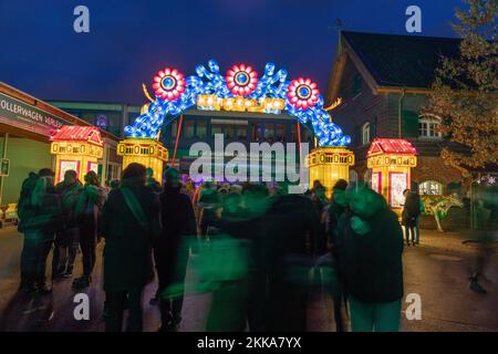 Cologne, Allemagne - 19 janvier 2020 : FESTIVAL DE LUMIÈRE DE LA CHINE de DÉCEMBRE 7th 2019 À JANVIER 19th 2020 au zoo de Cologne. Banque D'Images