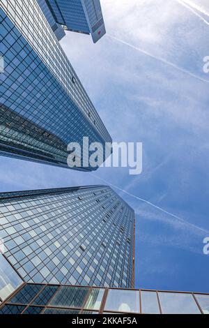 Francfort, Allemagne - 9 février 2011 : tours jumelles du siège de la Deutsche Bank à Francfort, Allemagne. Banque D'Images