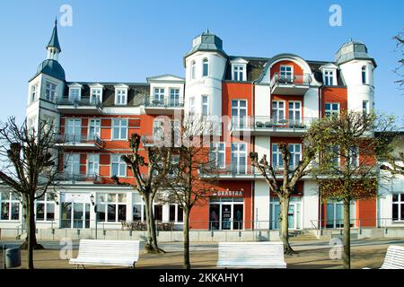 Zinnowitz, Allemagne - 20 avril 2014 : ancienne villa sur la promenade de Zinnowitz, Usedom, Allemagne. Banque D'Images