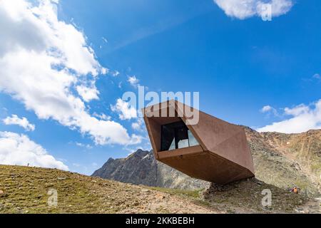 Timmelsjoch, Autriche - 5 août 2019: Timmelsjoch Experience Pass Musée au-dessus de la route haute de Timmelsjoch sur la frontière italienne-autrichienne. OET Banque D'Images