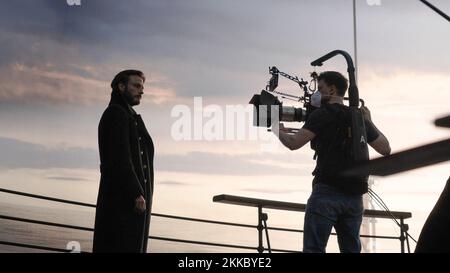 Andreas Pietschmann, Nikolaus Summerer (DOP), 1899. Crédit photo: Netflix Banque D'Images