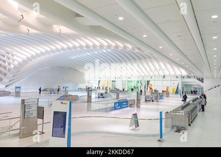 NEW YORK, ETATS-UNIS - 5 NOVEMBRE 2018 : L'OCULUS. Le centre de transport d'Oculus à la nouvelle station de métro World Trade Center de New York. Oculus, la maison de la gare principale à Banque D'Images