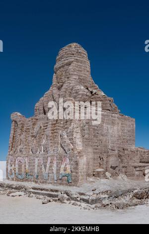 Salar de Uyuni, Bolivie - 30 juillet 2019 : Statue salée de l'ancien Dieu dans le Salar de Uyuni Banque D'Images
