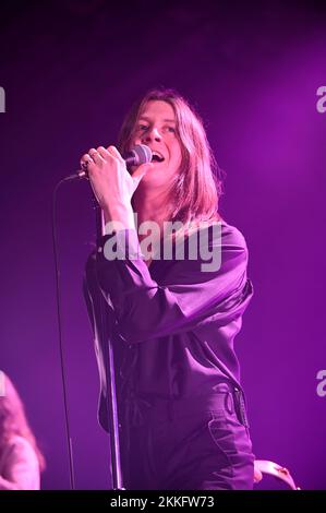 25 novembre 2022, Doncaster, Yorkshire du Sud, U.K : Blossoms, Représentation au Doncaster Dome , Doncaster , Royaume-Uni , 25.11.2022 (Credit image: © Robin Burns/ZUMA Press Wire) Banque D'Images