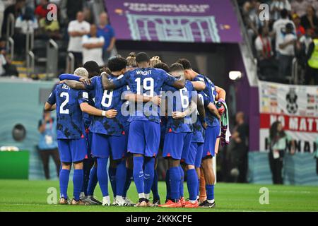 Doha, Qatar. 26th novembre 2022. L'équipe américaine pendant l'Angleterre contre le match américain de la coupe du monde de la Fifa Qatar 2022 au stade Al Bayt à Doha, Qatar sur 25 novembre 2022. Photo de Laurent Zabulon/ABACAPRESS.COM crédit: Abaca Press/Alamy Live News Banque D'Images