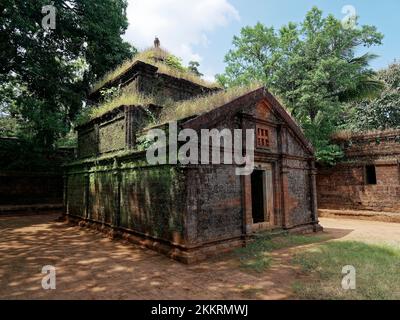 Shri Saptakoteshwar Temple du Dieu hindou Shiva construit en pierre laterite un temple était la famille des dirigeants de Kadamba dans l'état Goa India10 15 2022 Banque D'Images