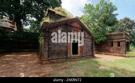 Shri Saptakoteshwar Temple du Dieu hindou Shiva construit en pierre laterite un temple était la famille des dirigeants de Kadamba dans l'état Goa India10 15 2022 Banque D'Images