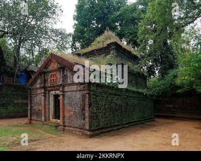 Shri Saptakoteshwar Temple du Dieu hindou Shiva construit en pierre laterite un temple était la famille des dirigeants de Kadamba dans l'état Goa India10 15 2022 Banque D'Images