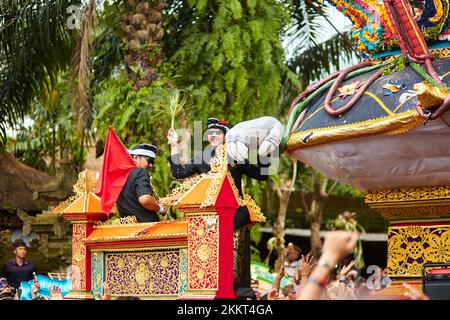 Rite de crémation de la famille royale sur l'île de Bali. Décoration de style balinais. Bali, Indonésie - 03.02.2018 Banque D'Images