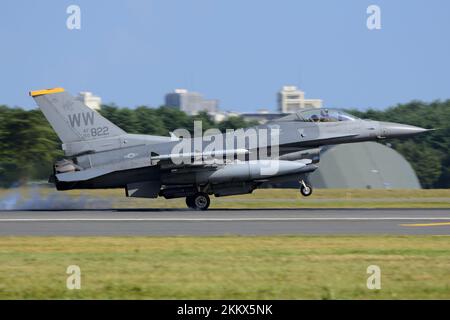 Préfecture d'Aomori, Japon - 07 septembre 2014 : Lockheed Martin F-16C de l'armée de l'air américaine Faucon combat avions de combat multirôles. Banque D'Images