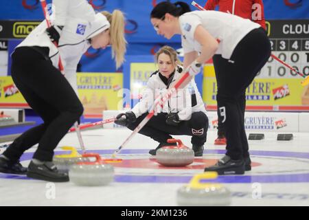 La skipper suisse Silvana Tirinzoni dans le match pour la médaille d'or féminin entre le Danemark et la Suisse aux Championnats d'Europe de curling qui se sont déroulés à Ost Banque D'Images