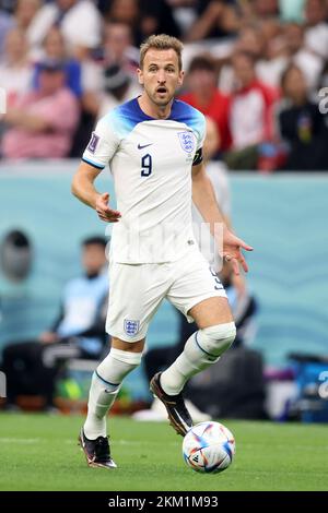 AL KHOR, QATAR - NOVEMBRE 25 : coupe du monde de la FIFA, Qatar 2022, match du groupe B entre l'Angleterre et les États-Unis au stade Al Bayt sur 25 novembre 2022 à Al Khor, Qatar. Harry Kane d'Angleterre © diebilderwelt / Alamy stock Banque D'Images