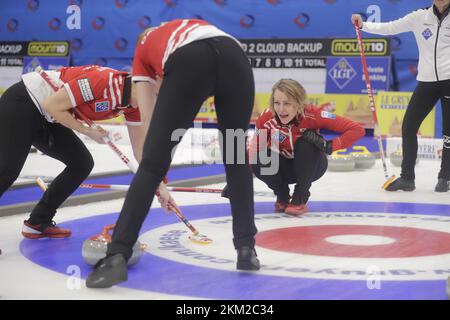 Ostersund, Suède. 26th novembre 2022. Le skipper de Denmarks Madeleine Dupont lors de la médaille d'or féminine entre le Danemark et la Suisse aux Championnats d'Europe de curling qui se tiennent à l'arène d'Ostersund, Ostersund, Suède 26 novembre 2022. Photo: Mts Andersson / TT / Kod 62210 crédit: TT News Agency/Alay Live News Banque D'Images