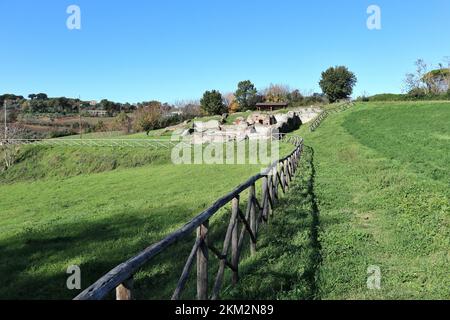 Passo di Mirabella - Scorcio delle terme di Aeclanum dal sentiero di accesso Banque D'Images