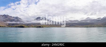 Vue panoramique de la mer (baie Cumberland West) à la Géorgie du Sud en direction de Lagoon point - Jason Harbour Banque D'Images