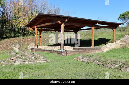 Passo di Mirabella - Tettoia di protezione del modaico delle terme di Aeclanum Banque D'Images