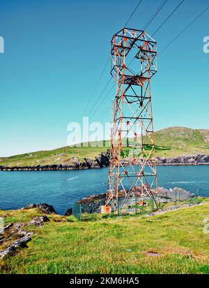 Pylône transportant le seul téléphérique d'Irlande traversant Dursey Sound jusqu'à Dursey Island, Beara Peninsula, Comté de Cork, Irlande Banque D'Images