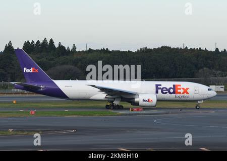 Préfecture de Chiba, Japon - 29 octobre 2021 : avion de transport FedEx Boeing B777-FHT (N842FD). Banque D'Images