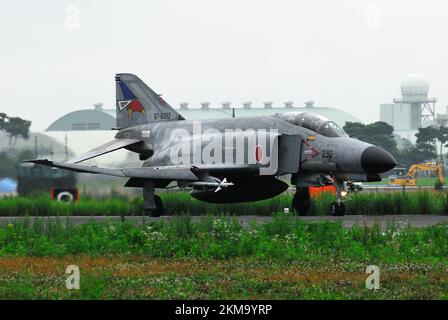 Préfecture d'Ibaraki, Japon - 03 août 2009 : avion de chasse F-4EJ-kai Phantom II de la Force aérienne d'autodéfense japonaise McDonnell Douglas. Banque D'Images