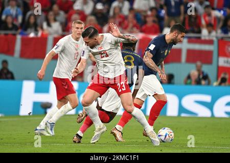 Pierre Emile HOEJBJERG (DEN), action, duels contre TCHOUAMENI Aurélien (FRA) et HERNANDEZ Theo (FRA) jeu 23, Groupe D France (FRA) - Danemark (DEN) sur 26 novembre 2022, Stade 974 Championnat du monde de football 20122 au Qatar de 20 novembre . - 18.12.2022 ? Banque D'Images