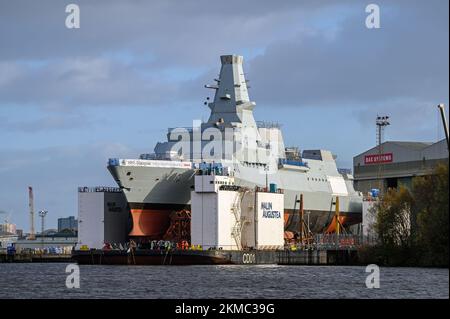 HMS Glasgow, la première des huit frégates de type 26, en construction au chantier naval de Govan à Glasgow - novembre 2022. Banque D'Images