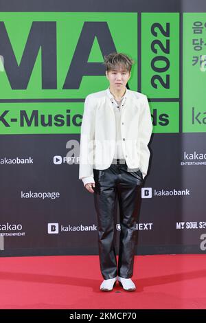 Séoul, Corée du Sud. 26th novembre 2022. Le chanteur SUD-coréen K-Pop BE'O, assiste à un tapis rouge pour les Melon Music Awards 14th (MMA2022) à Séoul, en Corée du Sud sur 26 novembre 2022. (Photo de Lee Young-ho/Sipa USA) crédit: SIPA USA/Alay Live News Banque D'Images