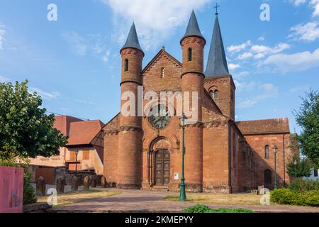 Neuwiller-les-Saverne (Neuweiler) : Église Saint-Adelphe en Alsace (Elssass), Bas-Rhin (Unterelsss), France Banque D'Images