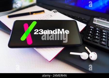 Brésil. 26th novembre 2022. Dans cette illustration, le logo 23andMe s'affiche sur l'écran d'un smartphone. (Credit image: © Rafael Henrique/SOPA Images via ZUMA Press Wire) Banque D'Images