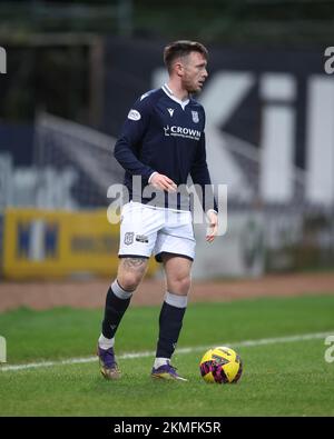 26th novembre 2022 ; Dens Park, Dundee, Écosse : Scottish Cup football, Dundee versus Airdrie ; Jordan McGhee de Dundee Banque D'Images