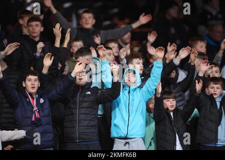 26th novembre 2022 ; Dens Park, Dundee, Écosse : Scottish Cup football, Dundee versus Airdrie ; fans de Dundee Banque D'Images